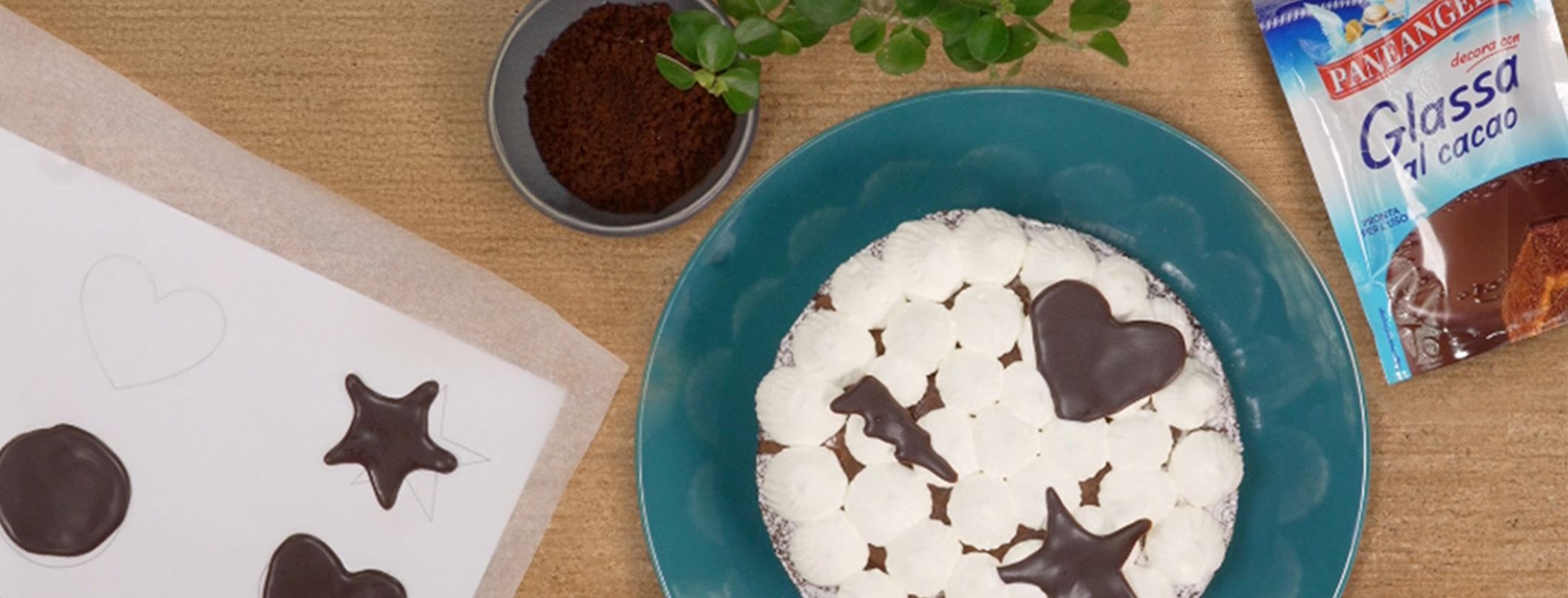 Un Trucco in Cucina con la Glassa Paneangeli: Cuore di Cioccolato