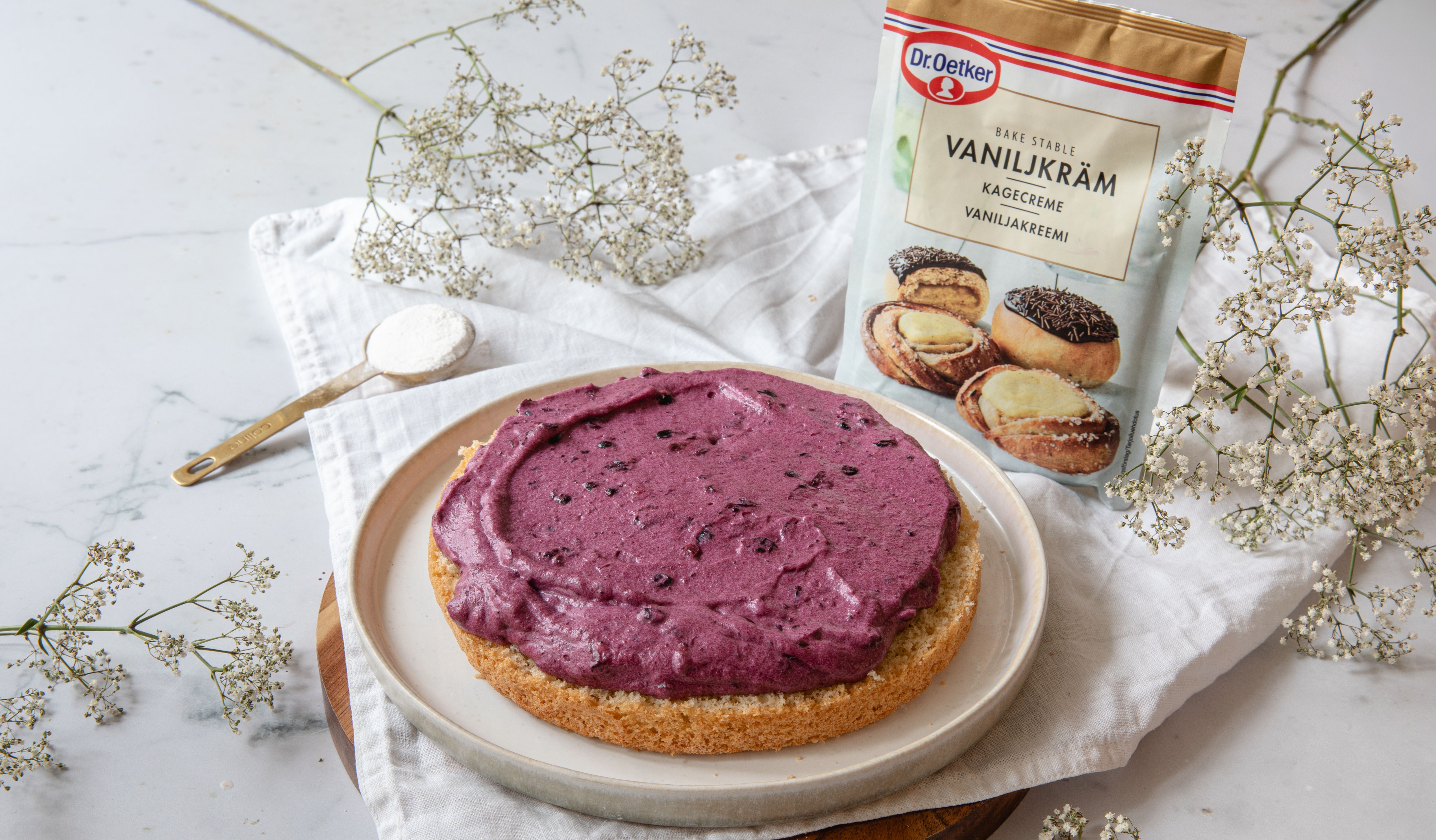 Dr. Oetker Leivontakoulu - Täyte - vaniljakreemin-kaytto2.jpg